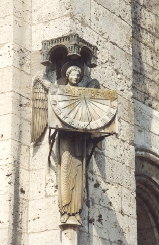 Engel mit Sonnenuhr (Chartres)