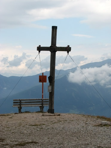Gipfel mit Kreuz