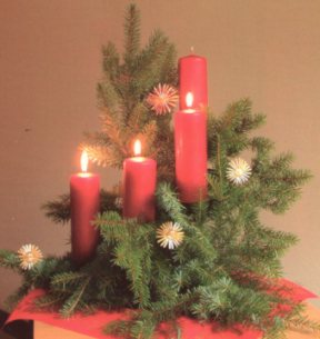 Weihnachtsgesteck mit 4 Kerzen
