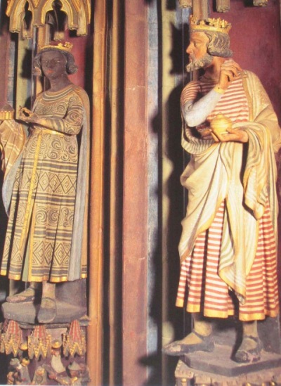 zwei der drei Könige aus der neurenovierten Turmhalle des Freiburger Münsters