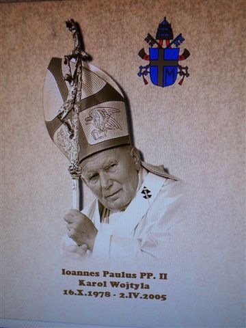 Papst mit Wappen