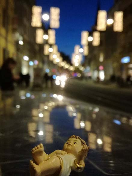 Jesuskind in der Stadt- Foto: Nicole Elß